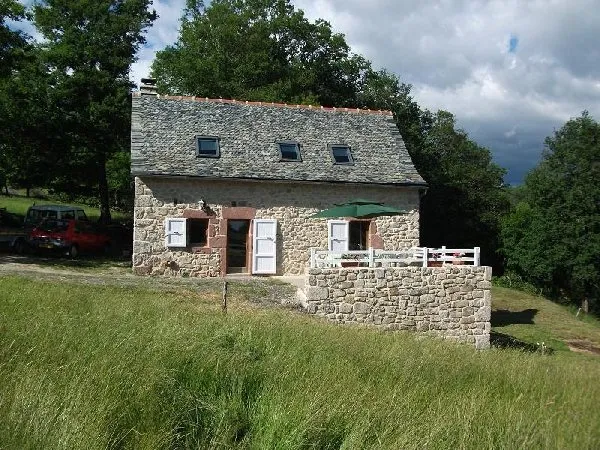 Meublé Les Fourques 12580 VILLECOMTAL - Façade