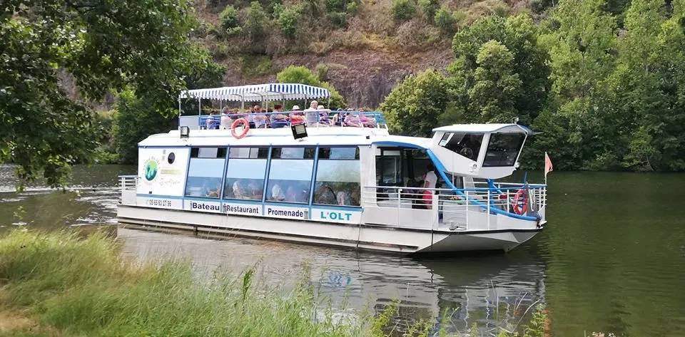 Bateau l'Olt : promenade et restauration (groupes)