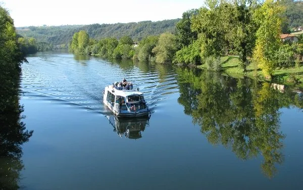 BATEAU L'OLT : PROMENADE ET RESTAURATION