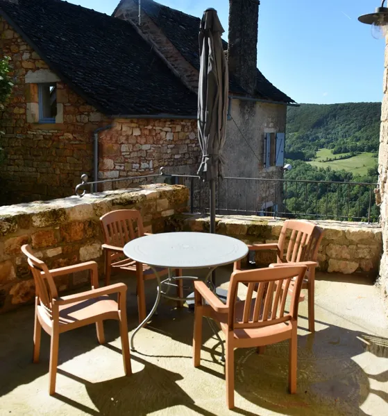 Gîte de Figuiès - Table terrasse