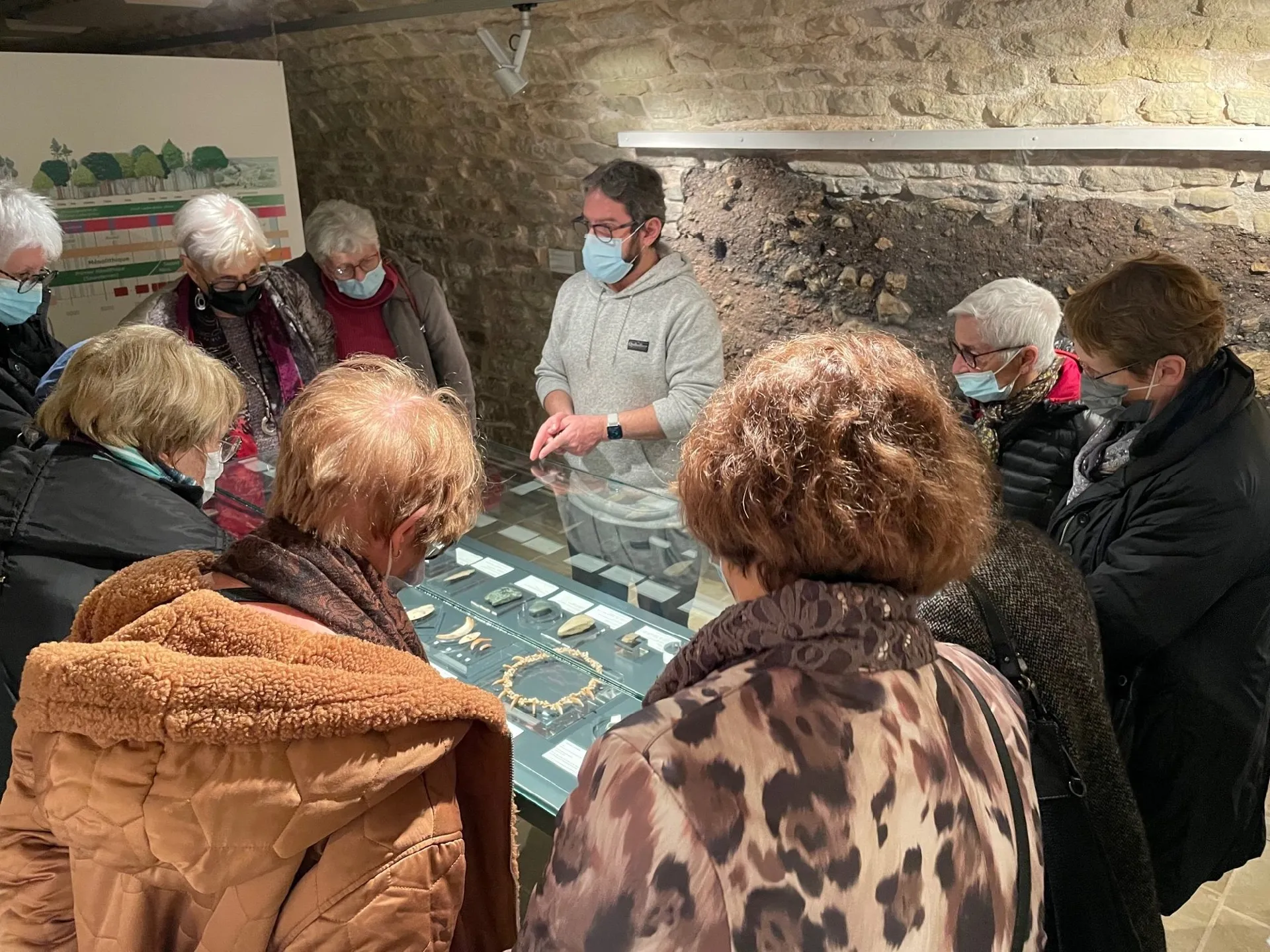 Visite guidée de l'exposition "Roquemissou - Plongée dans la Préhistoire du Causse" (2020-2023)