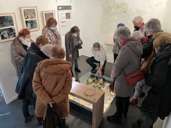 Visite guidée de l'exposition "Roquemissou - Plongée dans la Préhistoire du Causse" (2020-2023)