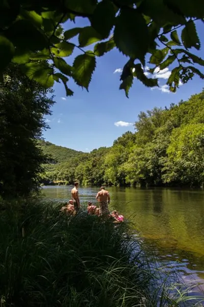 La Roquette Accès à la rivière