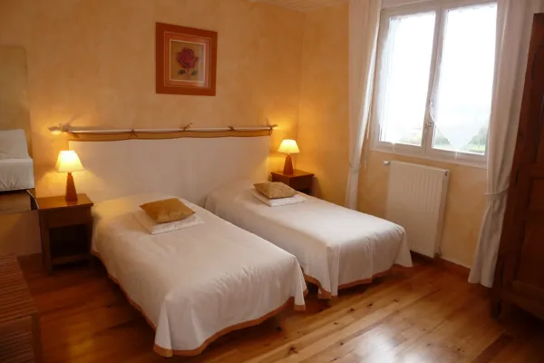 Chambre 1 gîte chez Mme Larroumets