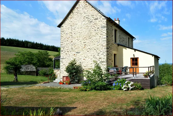 Et la terrasse derrière