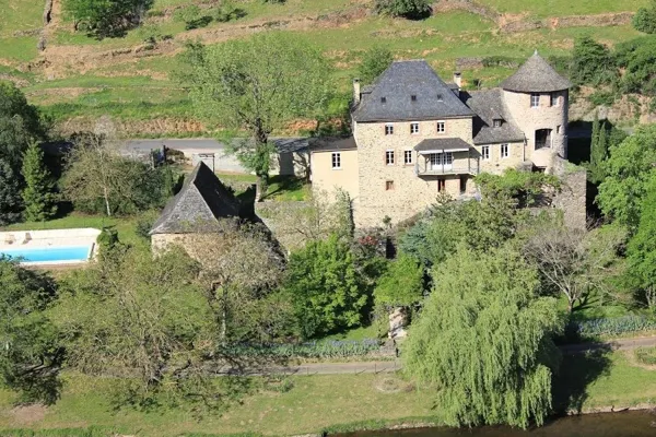 Le Clos des Pélies maison et piscine