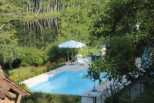 Le Clos des Pélies piscine