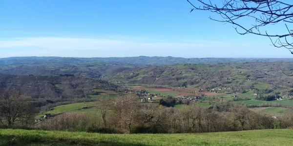 TERRA TRAIL circuit de bruéjouls vue sur les plaines