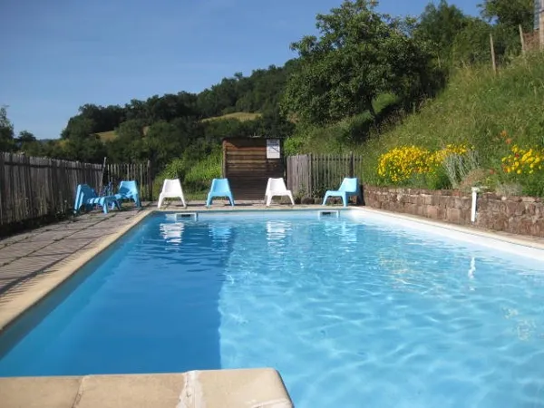 Gîte du Domaine des Costes Rouges - Piscine