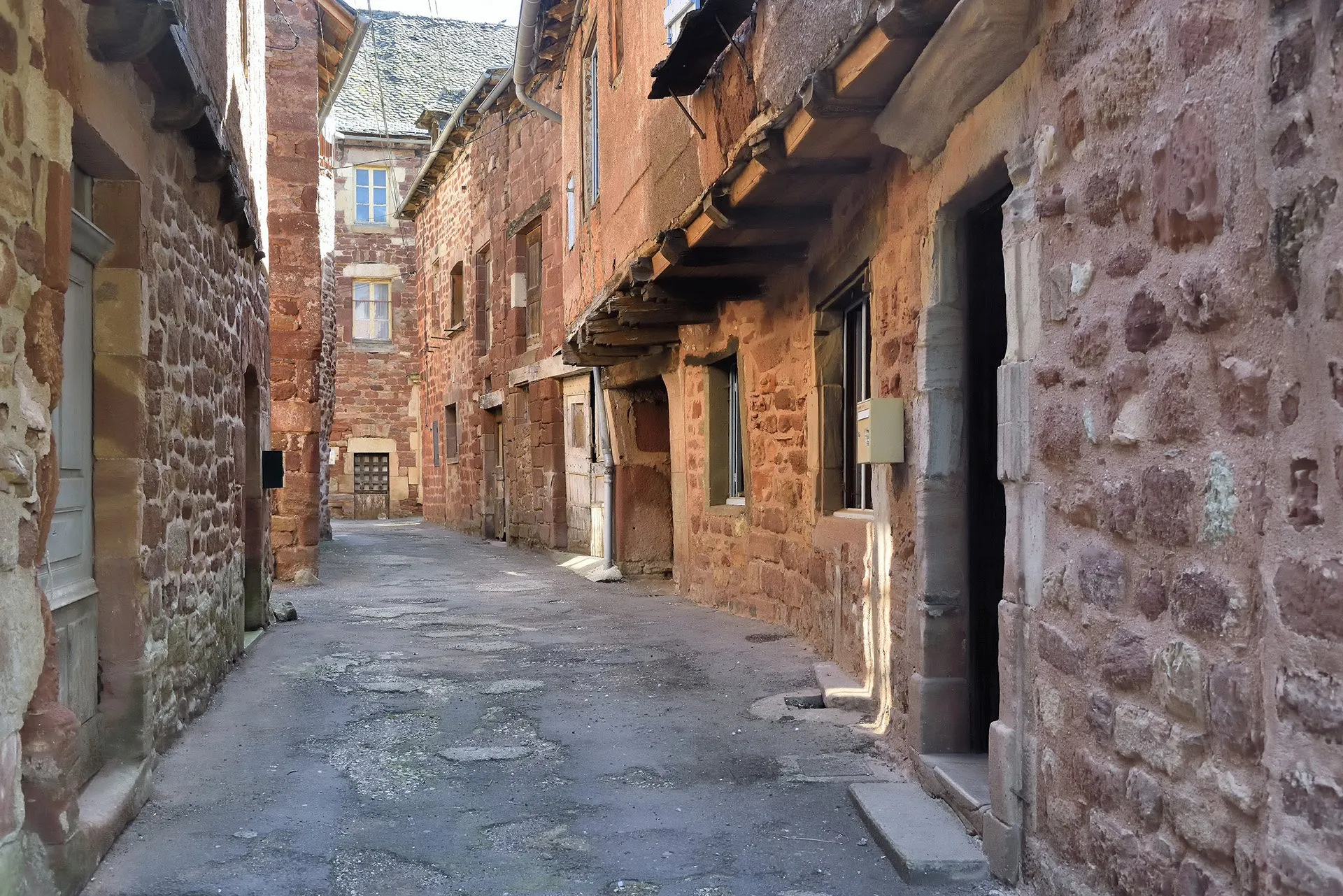 Ruelle dans le village de Clairvaux