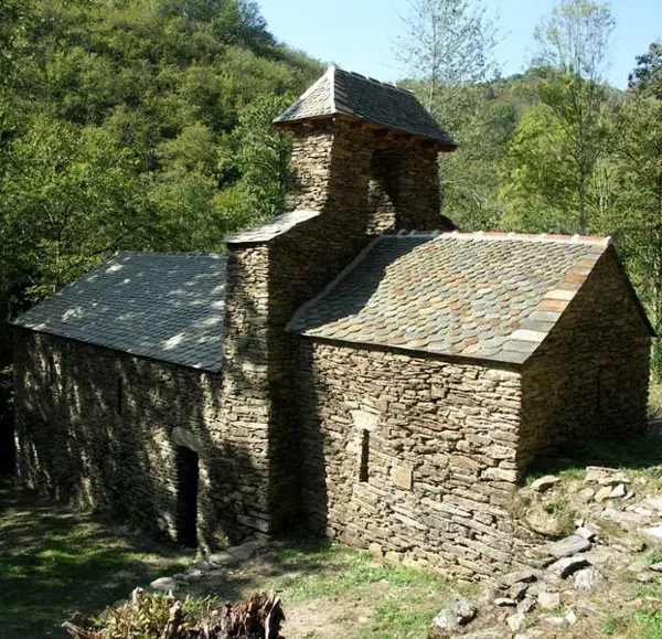 Chapelle de Monédiès entre Conques et Grand-Vabre