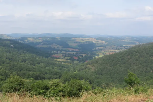 Le Mas de Labro, sa vue sur le vallon côté ouest