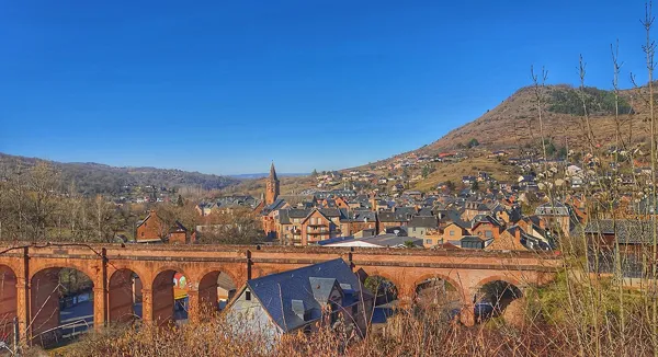 Vue sur le village de Marcillac-Vallon