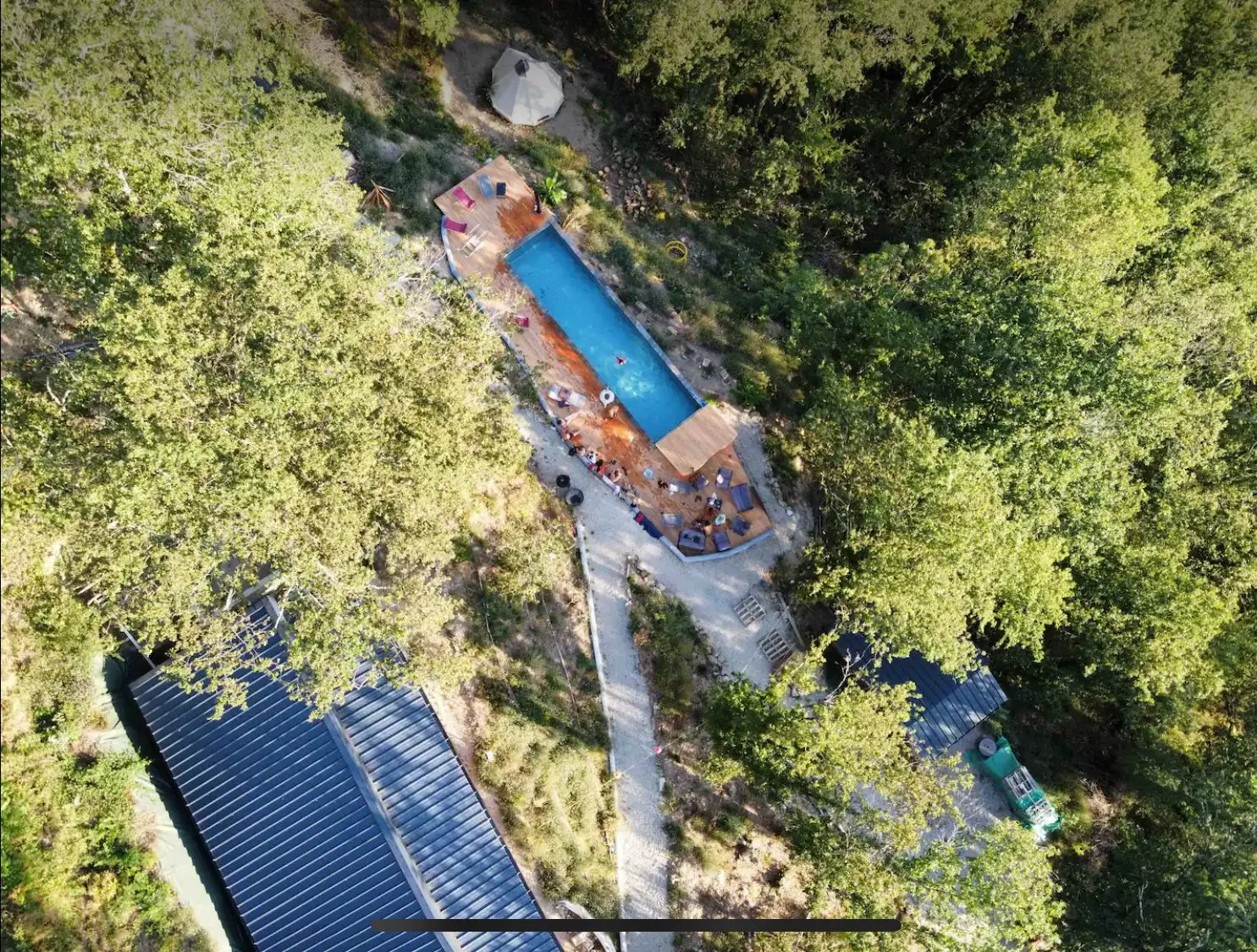 LaLaLandes Aveyron - Chalet , nature, piscine, garage et terrasses vue du ciel