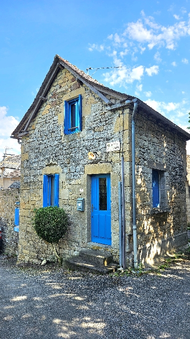 La Petite Maison Bleue