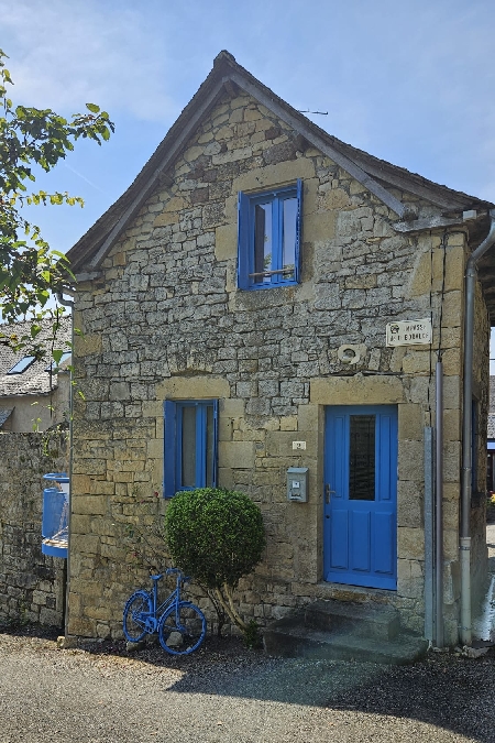 La Petite Maison Bleue