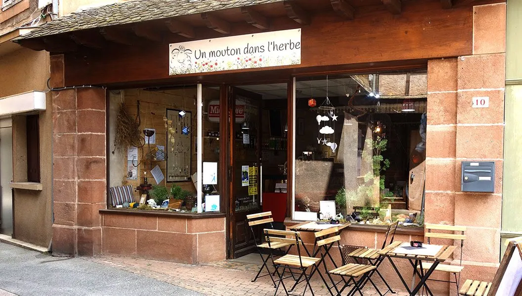 Boutique associative "Un mouton dans l'herbe"