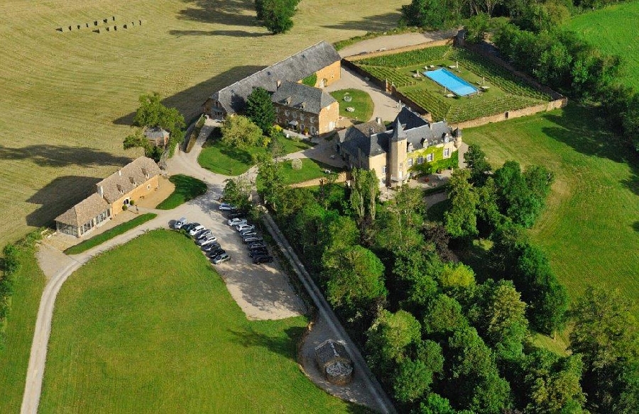 Le Château de Labro et sa Cabane Perchée