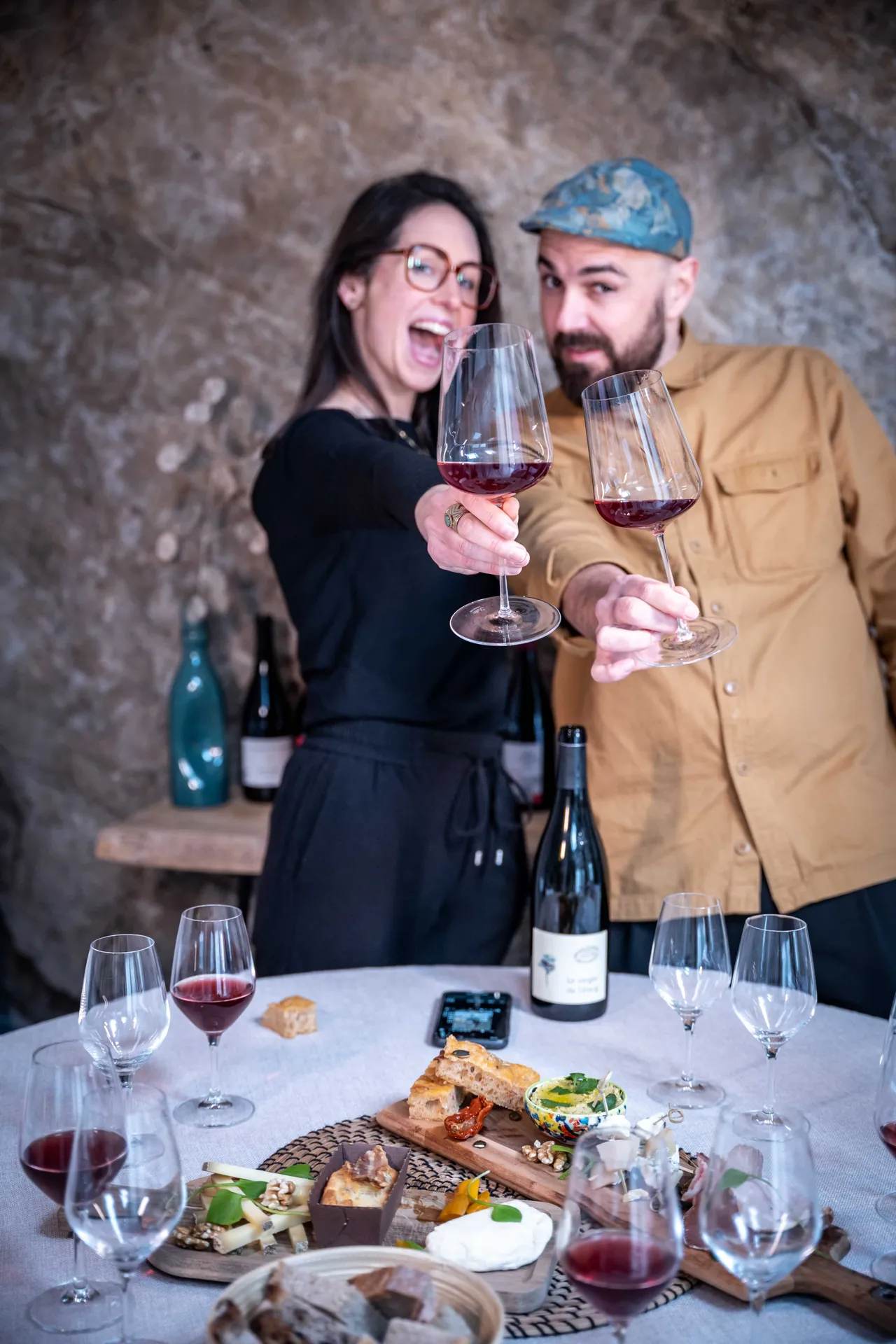 Adeline & Vincent - Sommeliers & Cavistes en Aveyron.